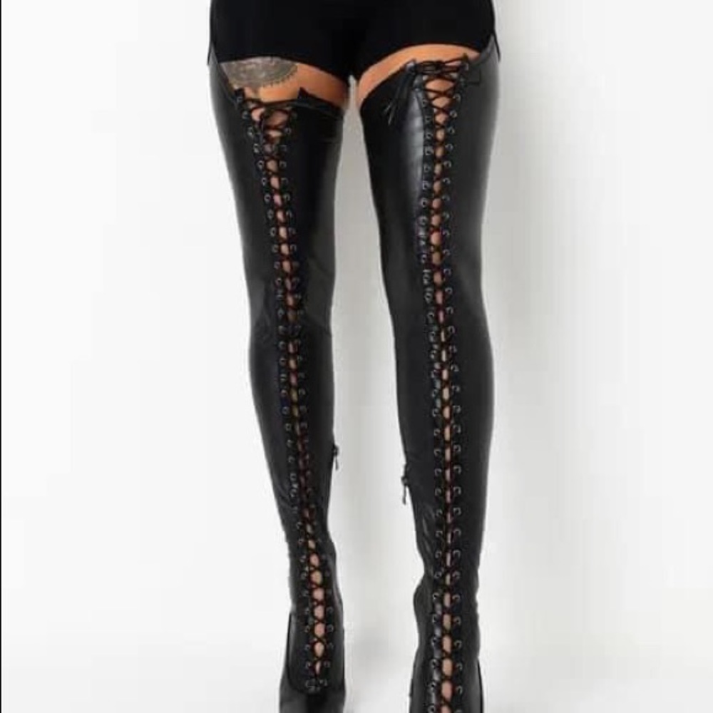 Thigh boots with Chaps